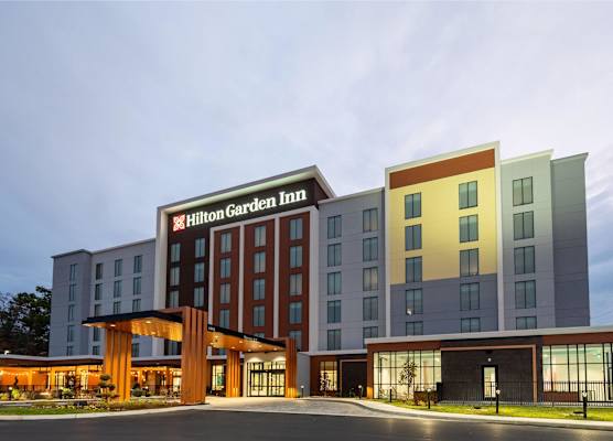 Hilton Garden Inn Kansas City Riverside 1