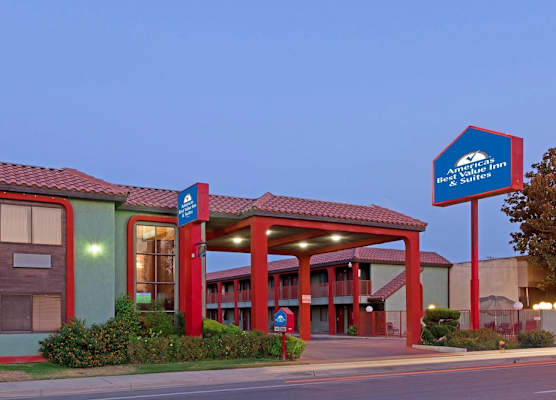 Americas Best Value Inn & Suites Bakersfield Central 1
