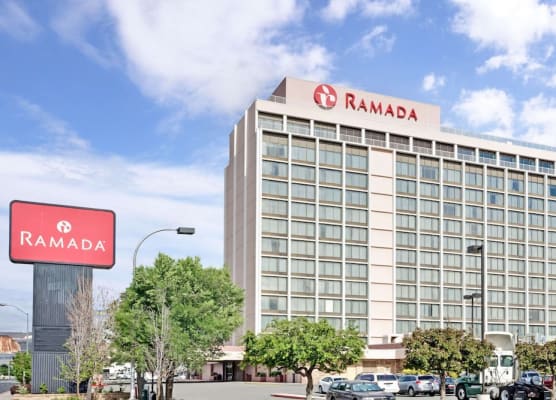 Ramada by Wyndham Reno Hotel & Casino 1