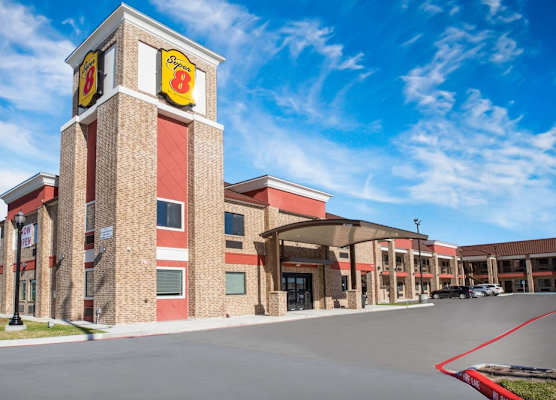 Super 8 by Wyndham Humble Houston Fallcreek 1