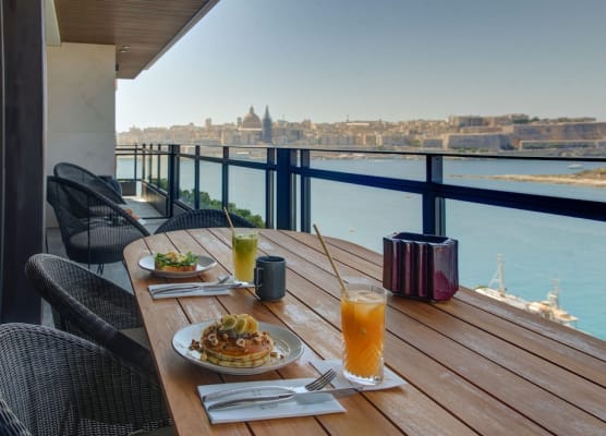 Land's End, Boutique Hotel 1