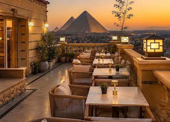 Crowne pyramids palace 1