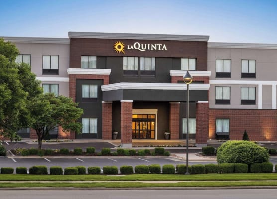 La Quinta Inn & Suites by Wyndham Springfield Airport Rte 66 1
