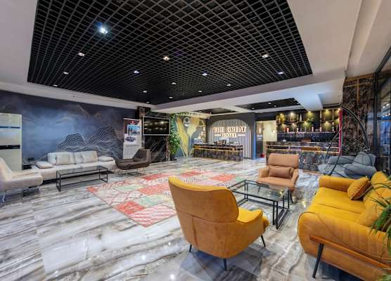 The Great Airport Hotel & Restaurant 1