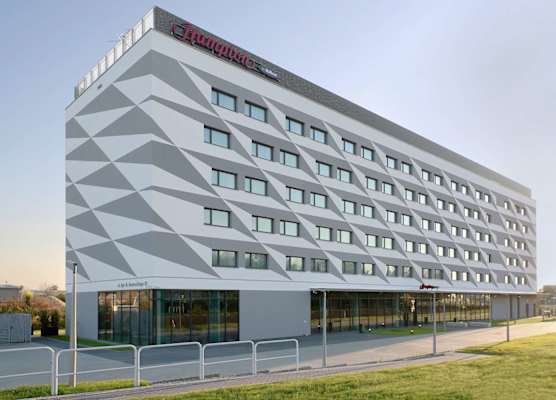 Hampton by Hilton Krakow Airport 1