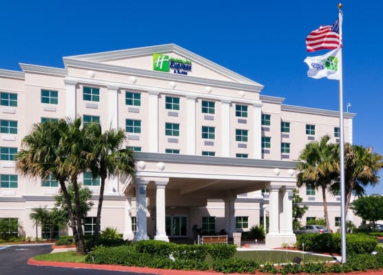 Holiday Inn Express & Suites MIAMI-KENDALL by IHG 1