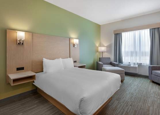 Best Western Plus Kawartha Lakes Hotel & Suites 1