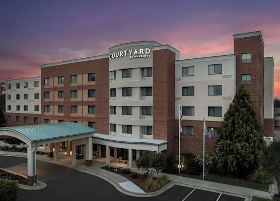 Courtyard Greensboro Airport 1