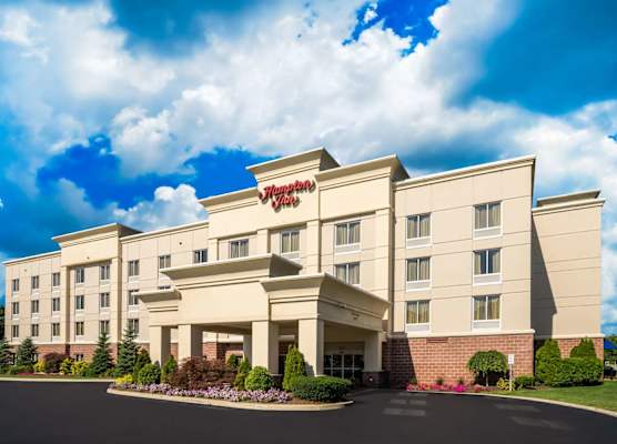 Hampton Inn Clifton Park 1