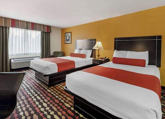 Best Western Greentree Inn & Suites 1