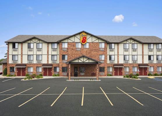 Super 8 by Wyndham Cuba 1