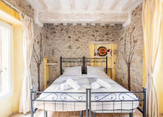 Villa Dacia bed bed and breakfast and Home Restaurant 1