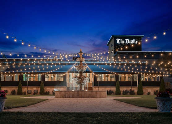 The Drake Oak Brook, Autograph Collection 1
