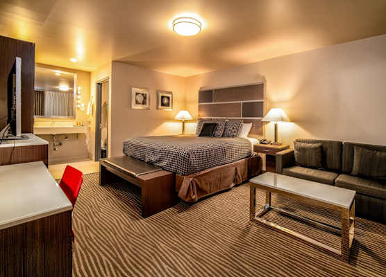 Crescent Bay Inn 1