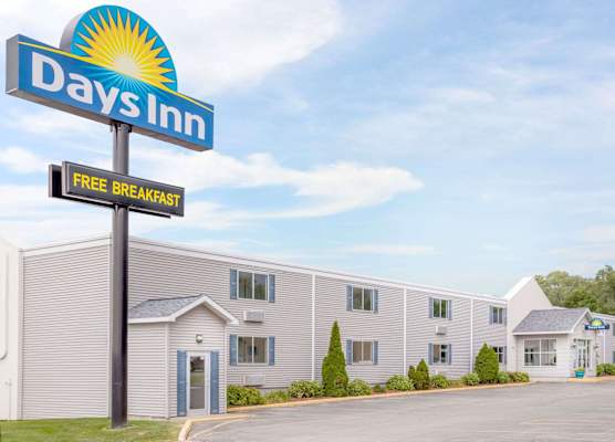 Days Inn by Wyndham Cedar Falls- University Plaza 1