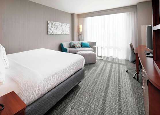 Courtyard by Marriott Indianapolis Downtown 1