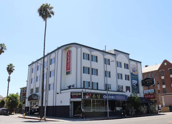 Hometel Suites 1