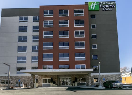 Holiday Inn Express & Suites JERSEY CITY NORTH - HOBOKEN by IHG 1