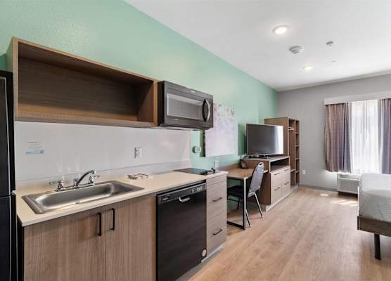 ECHO Suites Extended Stay by Wyndham Houston Katy West 1