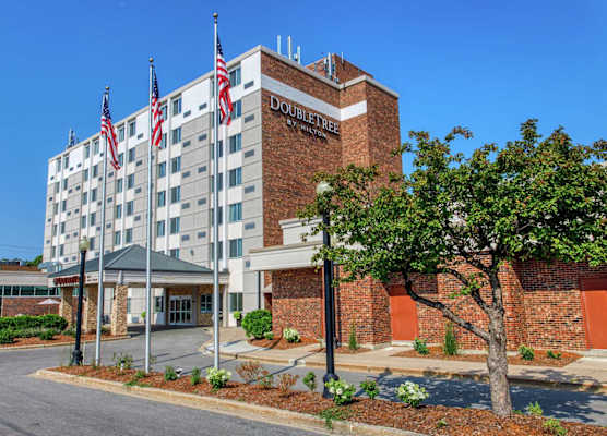 DoubleTree by Hilton Neenah 1