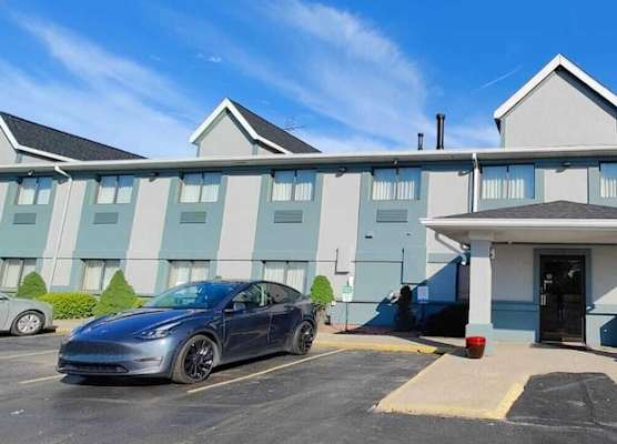 Quality Inn & Suites Benton Harbor - St Joseph 1