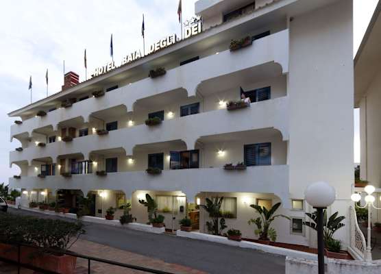Hotel Baia Degli Dei 1