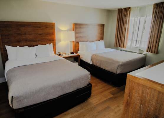 Quality Inn & Suites By the Parks 1