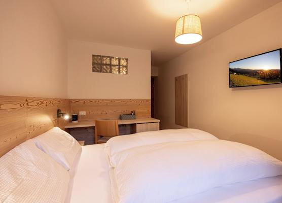 SAN PIETRO DOLOMITI Small Budget Hotel 1