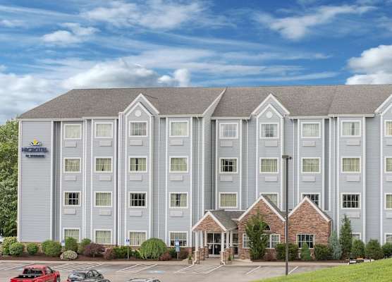 Microtel Inn & Suites by Wyndham Waynesburg 1