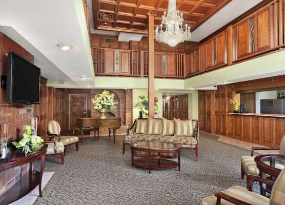 Ramada by Wyndham Saginaw Hotel & Suites 1
