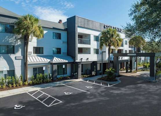 Courtyard Tampa North / I-75 Fletcher 1