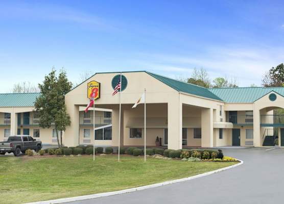 Super 8 by Wyndham Meridian 1