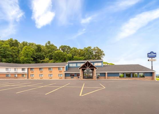 AmericInn by Wyndham West Salem 1