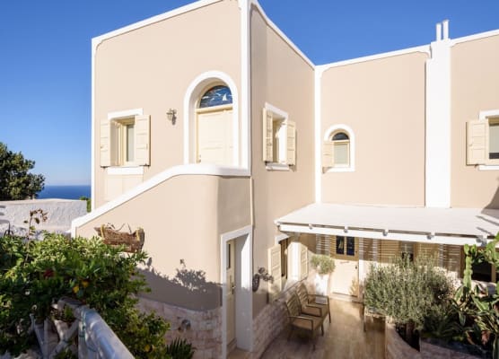 Suite Home Santorini 1