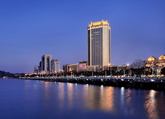 Crowne Plaza ZHENJIANG by IHG 1