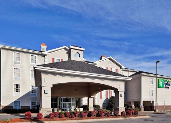 Holiday Inn Express & Suites CONOVER (HICKORY AREA) by IHG 1