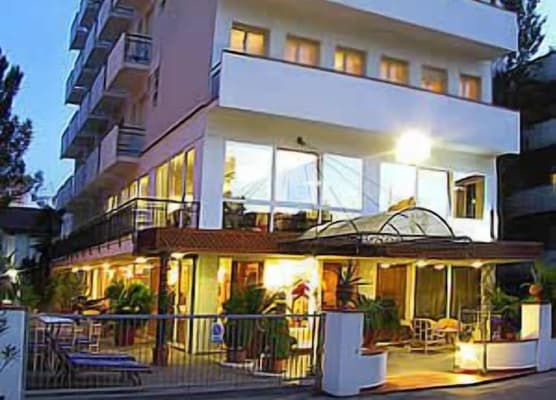 Hotel B&B Montecarlo 1