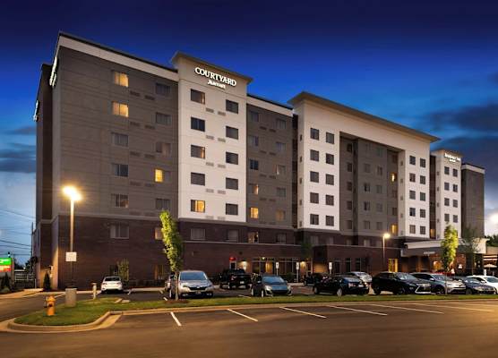 Courtyard by Marriott Charlotte Northlake 1