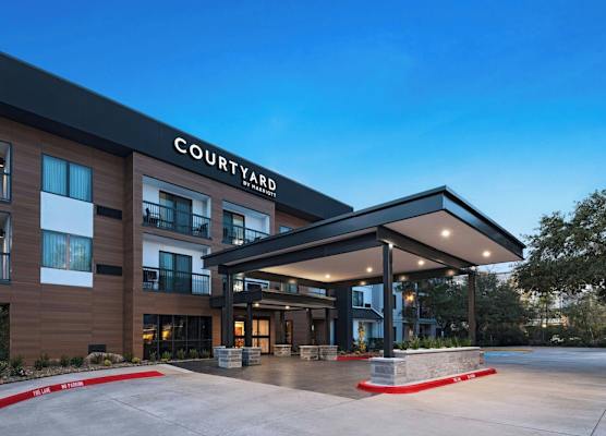 Courtyard Houston The Woodlands 1