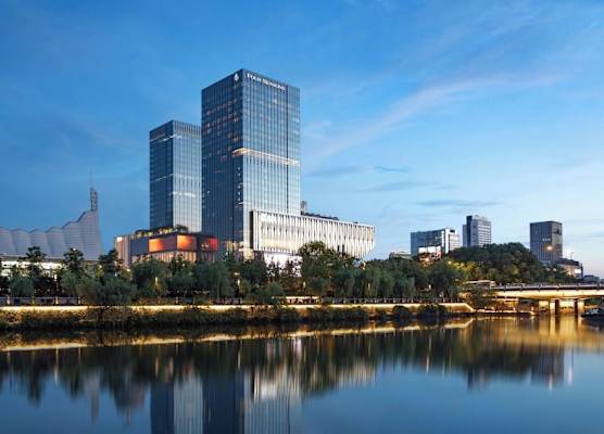 Four Seasons Hotel Hangzhou at Hangzhou Centre 1