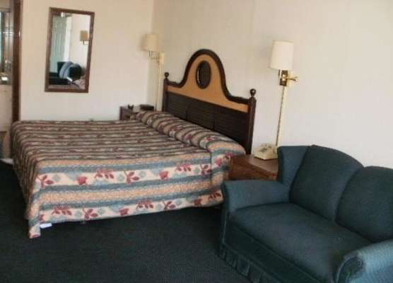 Rodeway Inn 1