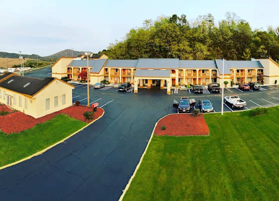 Super 8 by Wyndham Fort Chiswell Wytheville Area 1