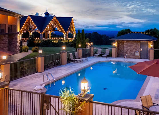 Aiden by Best Western Warm Springs Hotel and Event Center 1