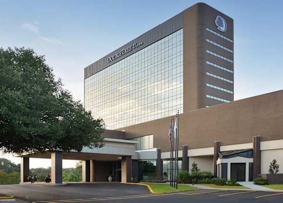 DoubleTree by Hilton Lafayette 1