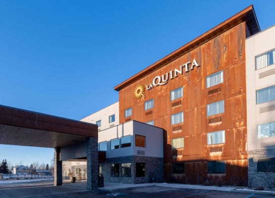 La Quinta by Wyndham Anchorage Airport 1