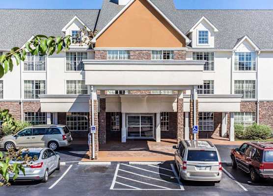 Comfort Inn & Suites Ballpark Area 1