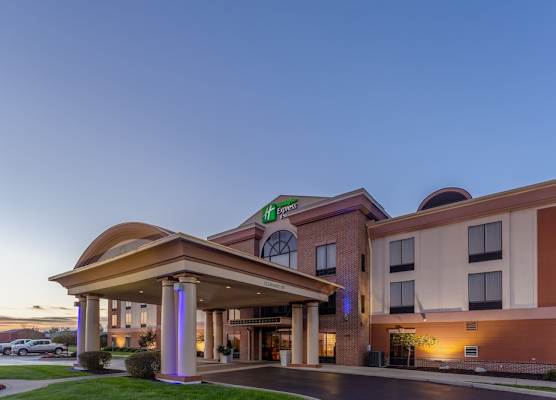 Holiday Inn Express & Suites BOWLING GREEN by IHG 1