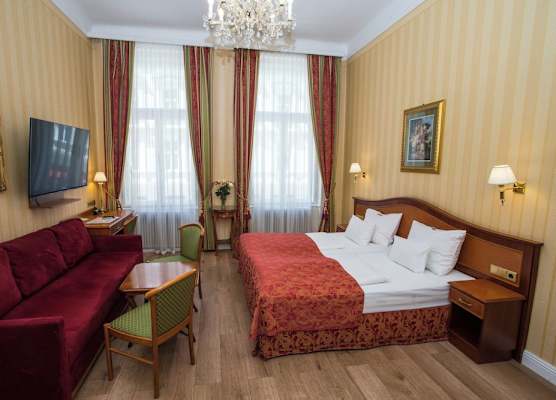 Pension Opera Suites I Self Check In I AC in all rooms 1