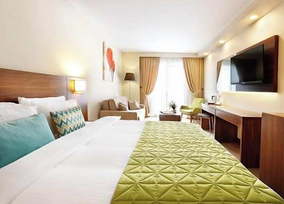 The White Orient Hotel 1
