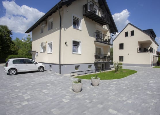 Apartments Razingar 9 1